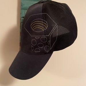 Mountain Hardwear hat
